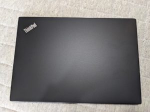 ThinkPad X390　閉じた状態