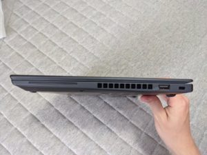 ThinkPad X390　右側面　端子類